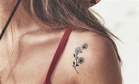 tatuajes sexis para mujer en el hombro|14 tatuajes en el hombro que son elegantes, femeninos y